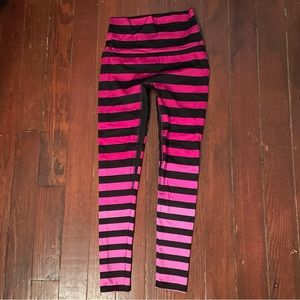 K-Deer pink and black sprinkled ankle leggings S NWOT